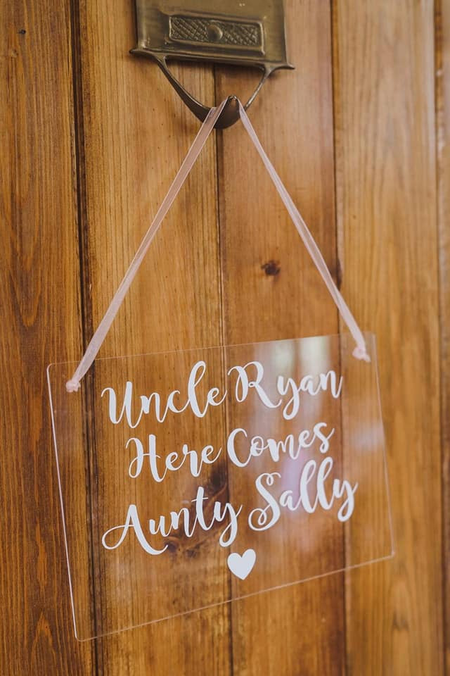 Hanging Signs & Paddles